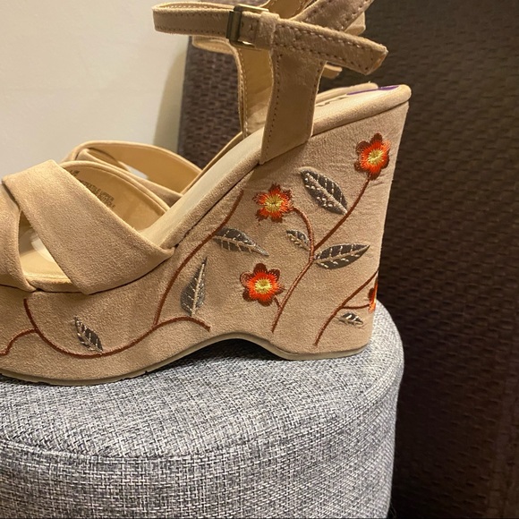 MIA Beige Embroidered Wedge Sandals - Picture 4 of 11